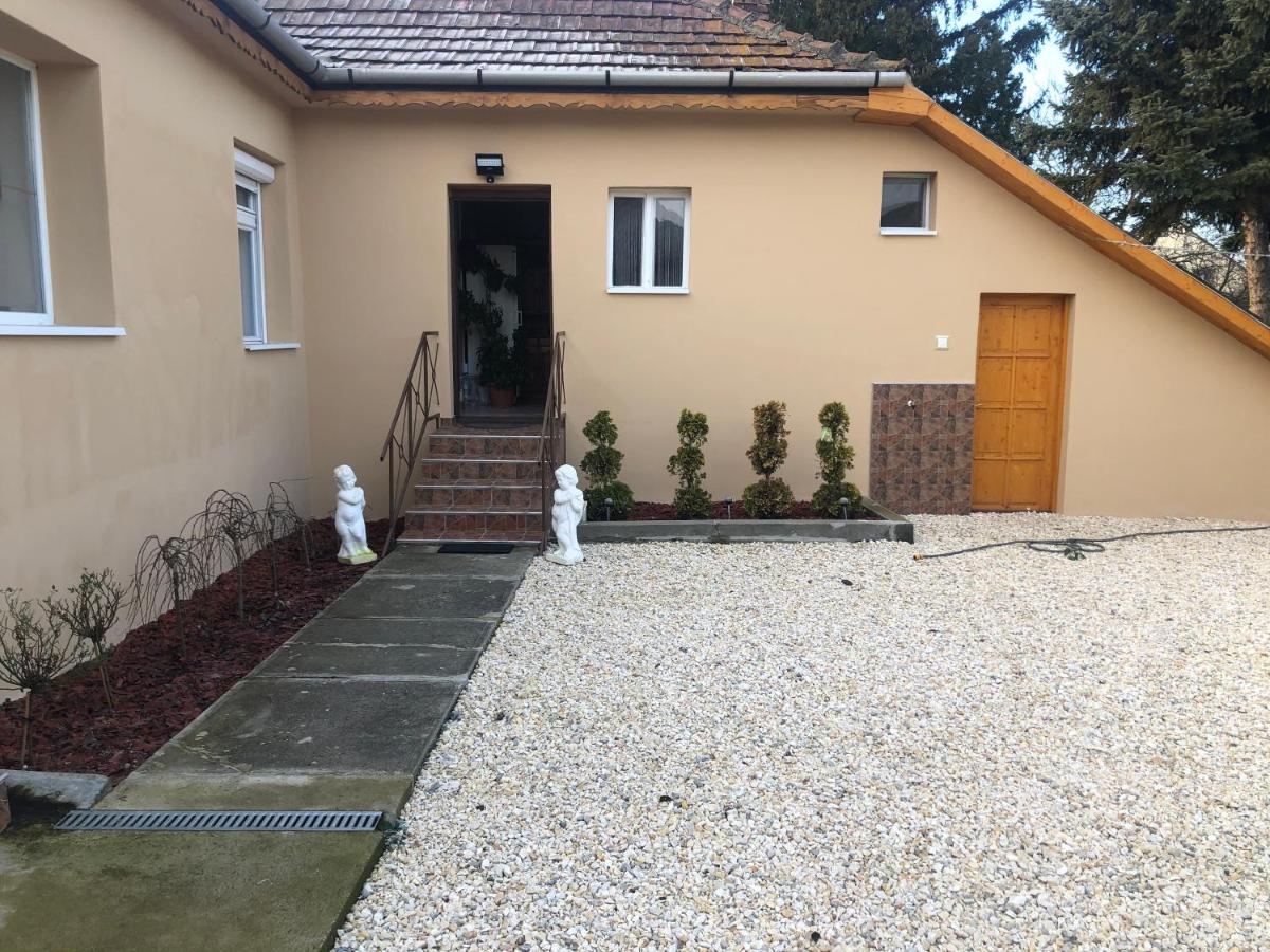 Toerpi Apartman Halmaj Bagian luar foto